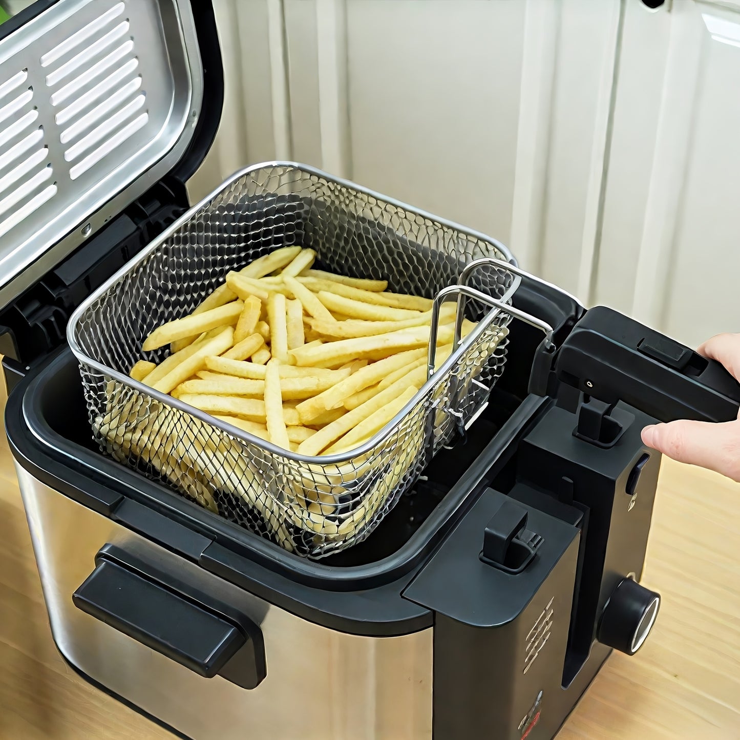 1500W Electric Deep Fryer with Basket, 84.5oz Family Size, Adjustable Temp & Easy Clean