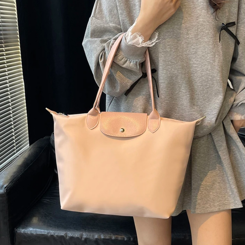 Moktan Sabai Large Classic Shoulder Handbag