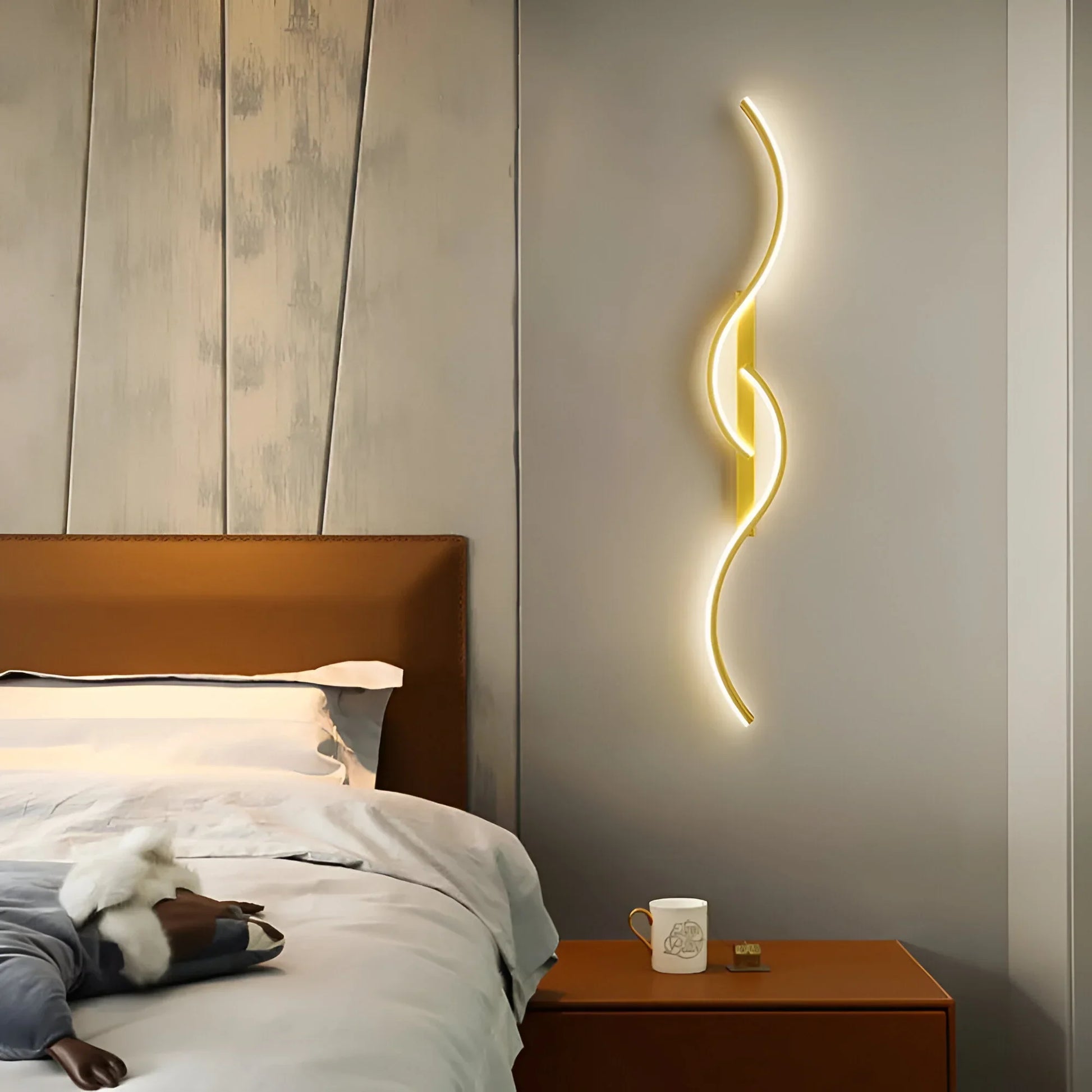 Moktan Sabai Modern LED Curved Wall Light