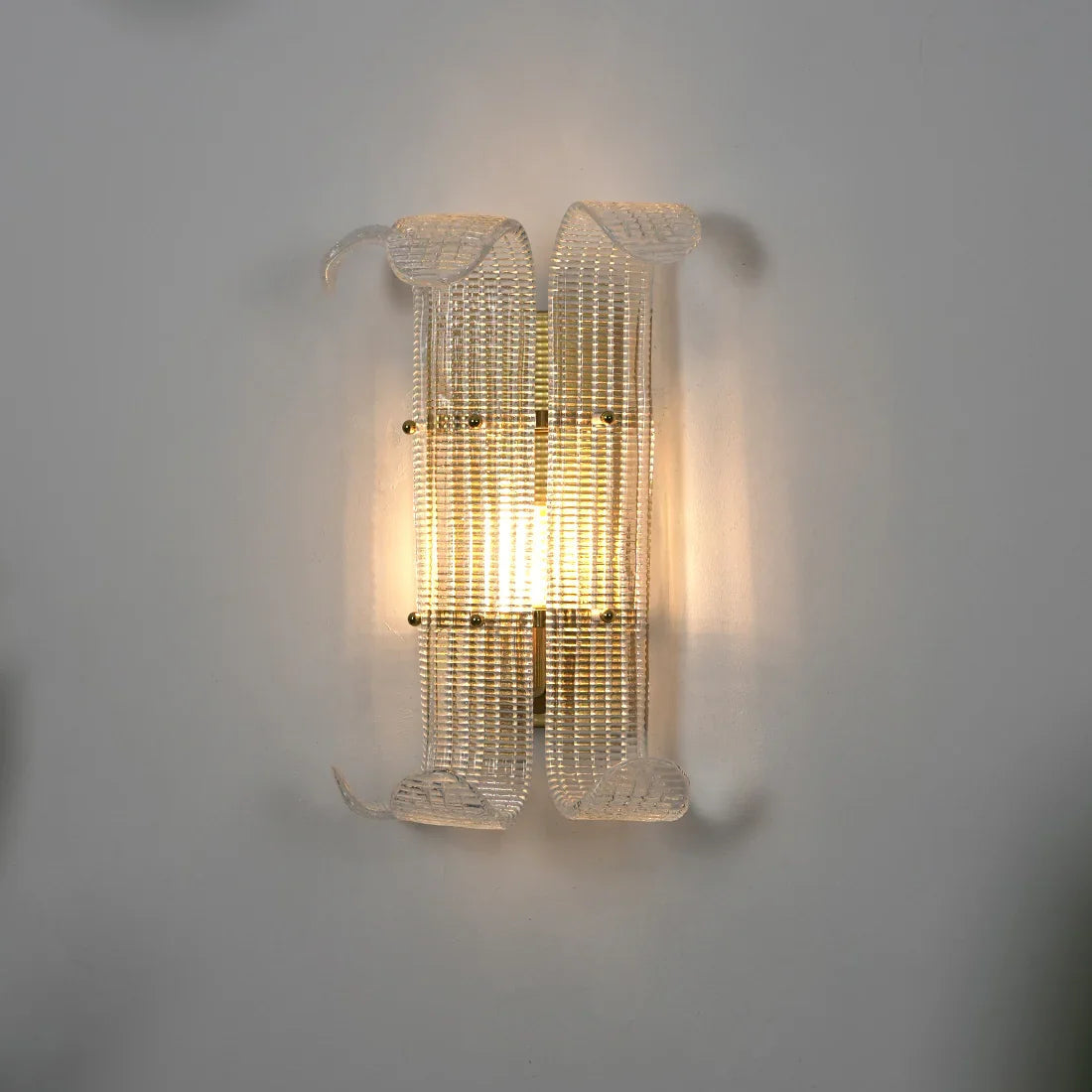 Moktan Sabai Curved Glass Drum Wall Lamp – Vintage Gold Black Grid Glass Sconce E12/E14 Gold & Clear