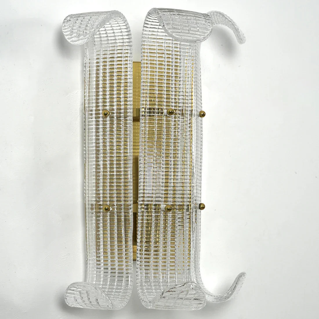 Moktan Sabai Curved Glass Drum Wall Lamp – Vintage Gold Black Grid Glass Sconce E12/E14