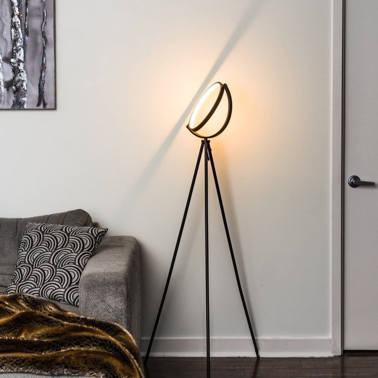 Moktan Sabai Modern LED Ring Floor Lamp
