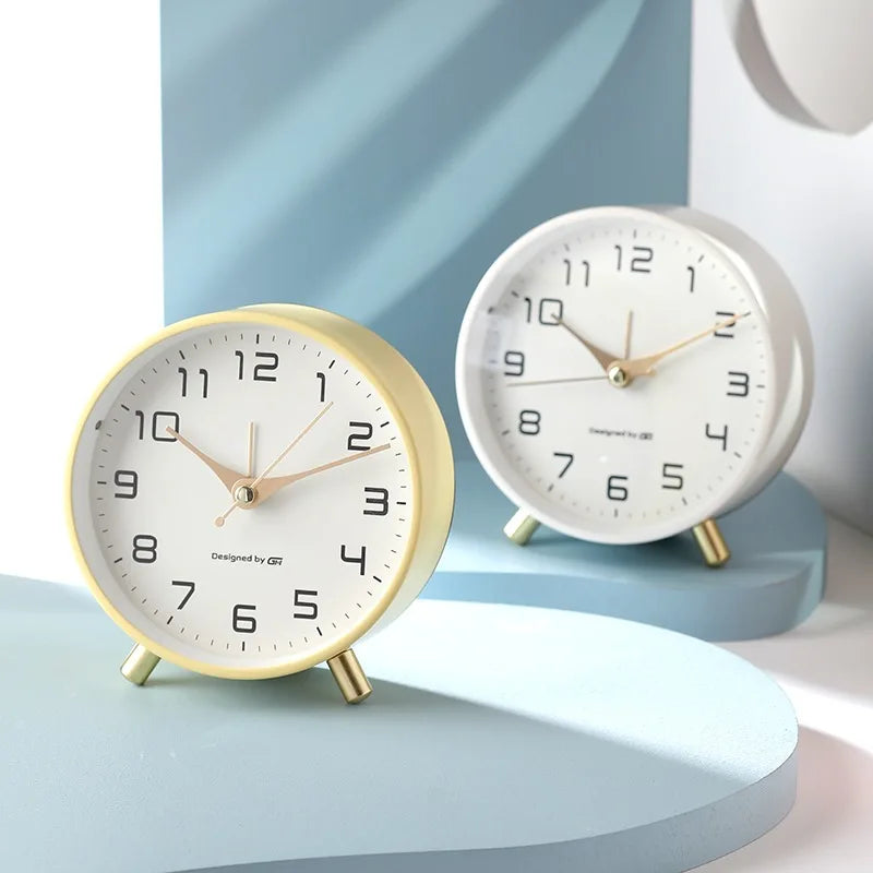 Moktan Sabai Scandinavian Silent Table Clock Modern Metal Glass Battery Operated Desk Clock