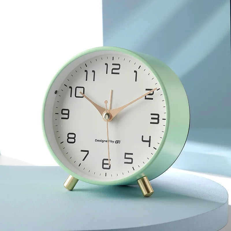 Moktan Sabai Scandinavian Silent Table Clock Modern Metal Glass Battery Operated Desk Clock Green