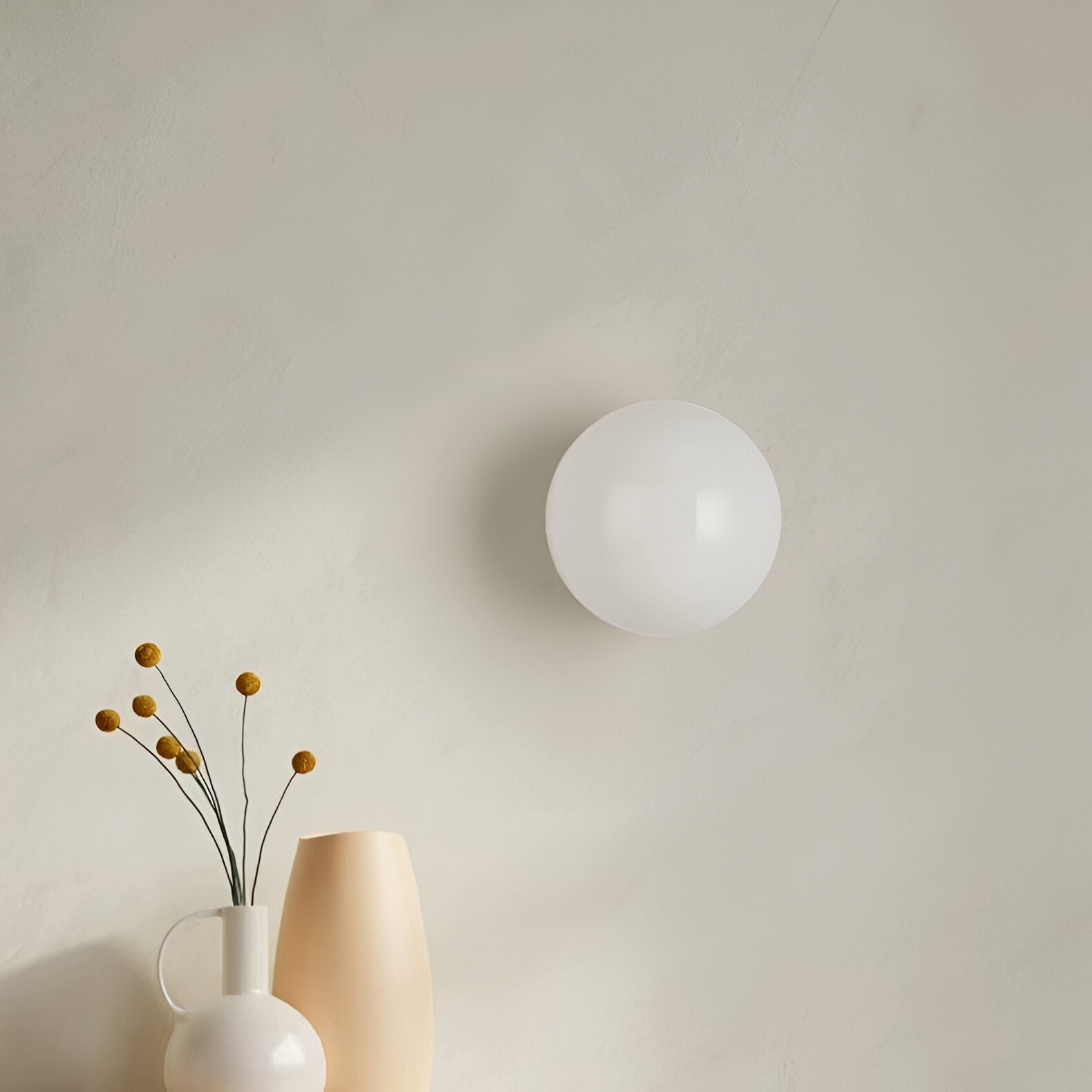 Moktan Sabai Minimalist Round Glass Wall Sconce LED 1-Light