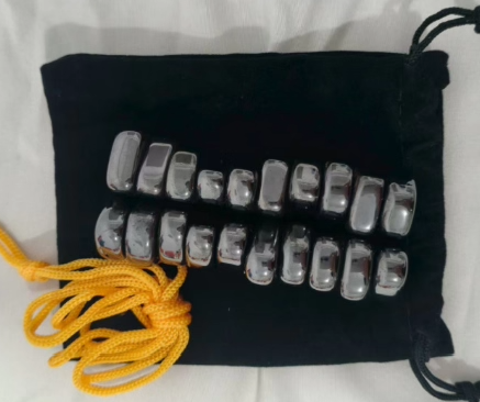 Moktan Sabai Magnetic Travel Chess Set Black bag