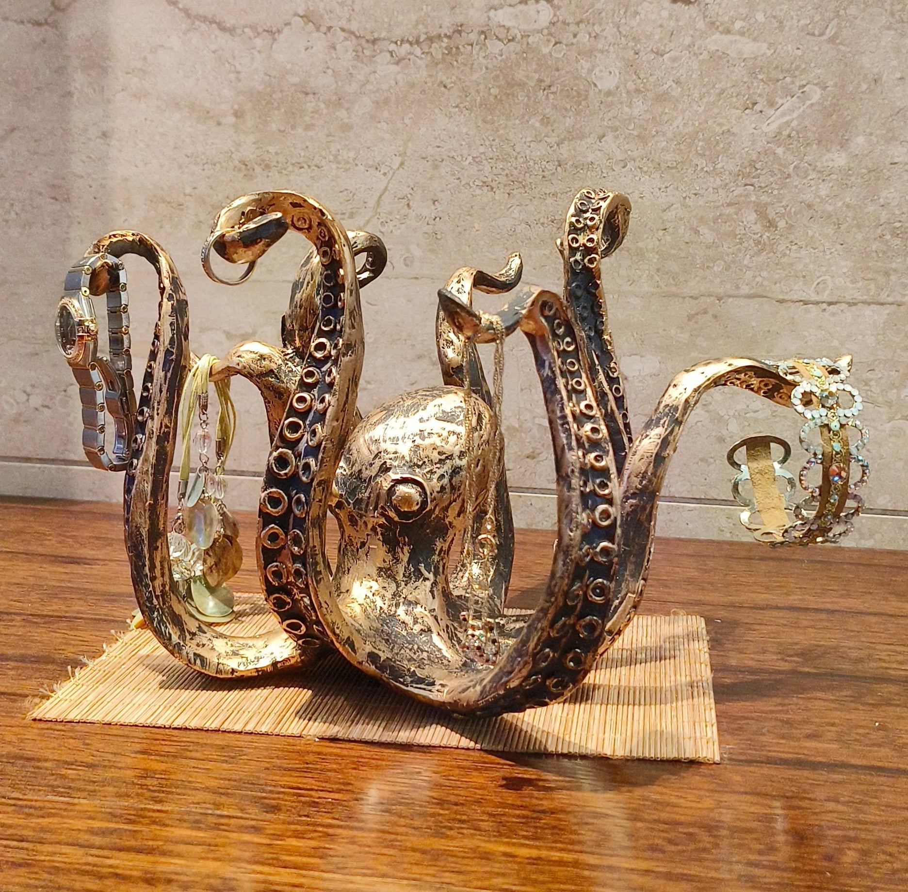 Moktan Sabai Octopus Mug Holder Stand Nautical Coffee Cup Rack Holds 8 Mugs