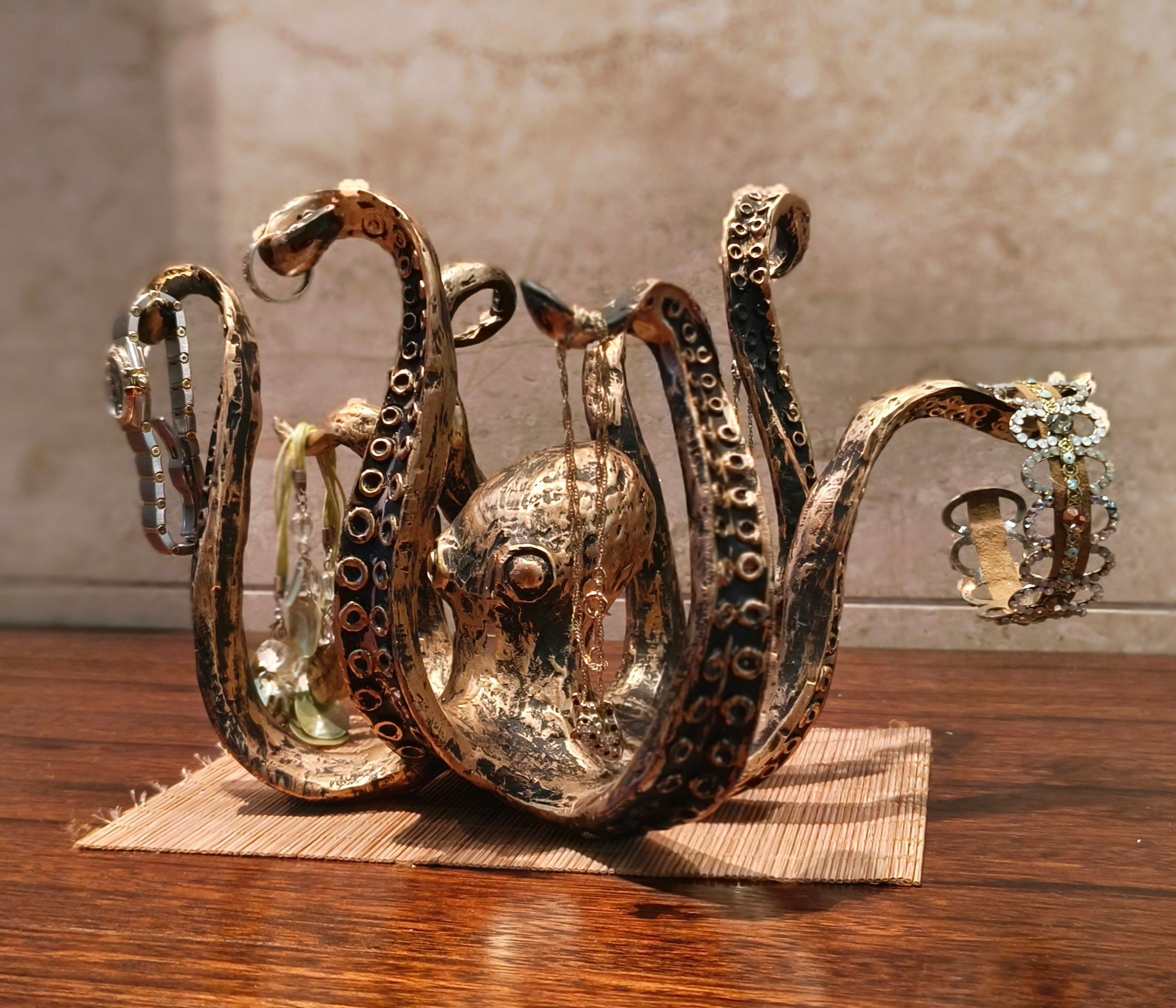 Moktan Sabai Octopus Mug Holder Stand Nautical Coffee Cup Rack Holds 8 Mugs