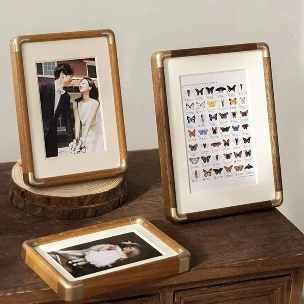 Moktan Sabai ClearView | Acrylic Desktop Photo Frame with Magnetic Closure